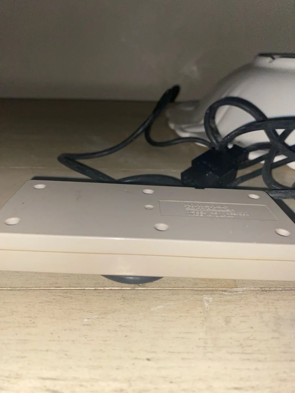 1989 original Nintendo NES Game Controller